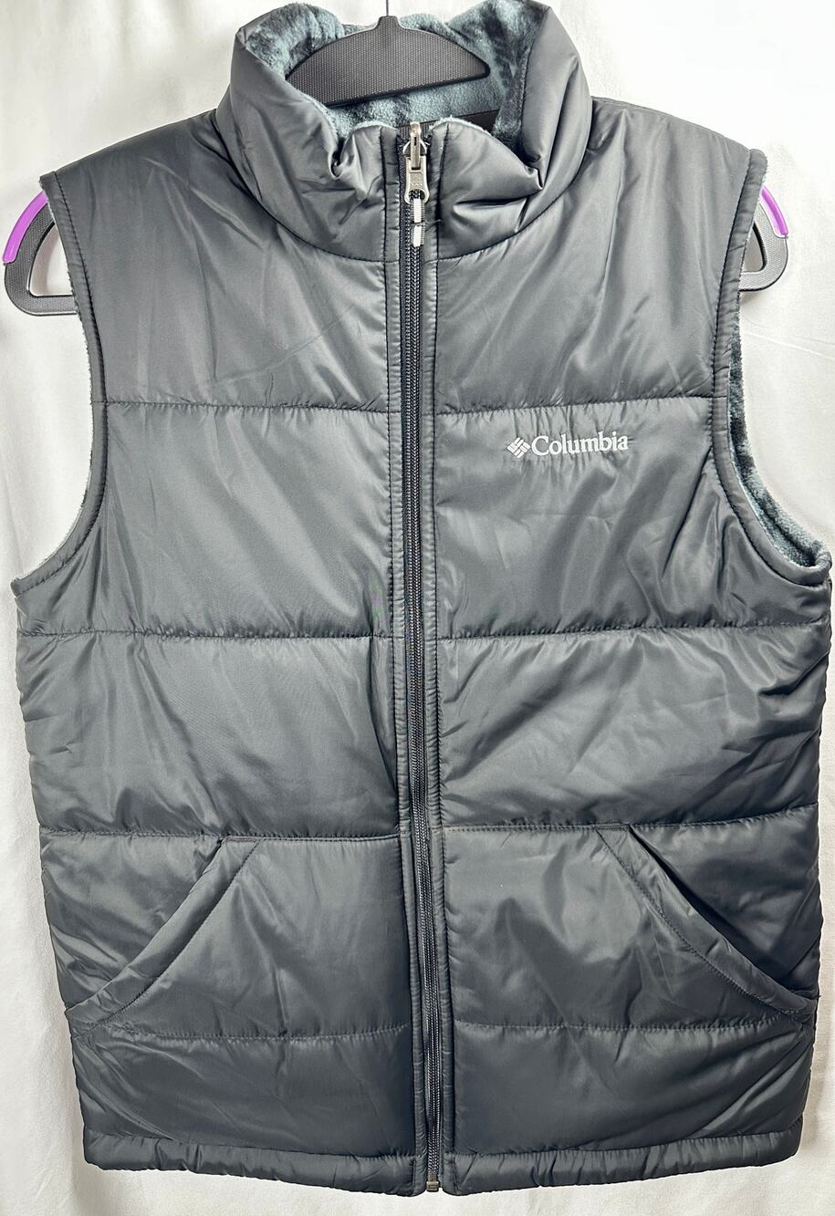 Columbia reversible youth size 14-16 black puffer vest EUC pockets